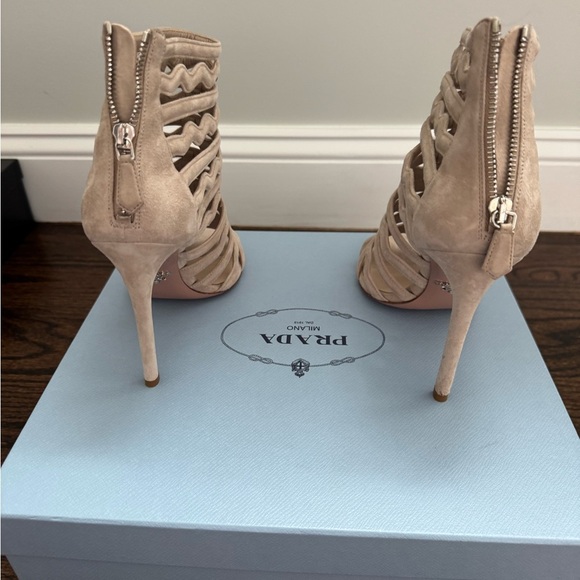 Prada Beige Suede Wavy Caged Peep Toe Booties Size 39 - Picture 8 of 8